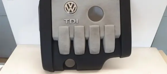 Volkswagen Golf V Engine cover (trim) 03G103925BP