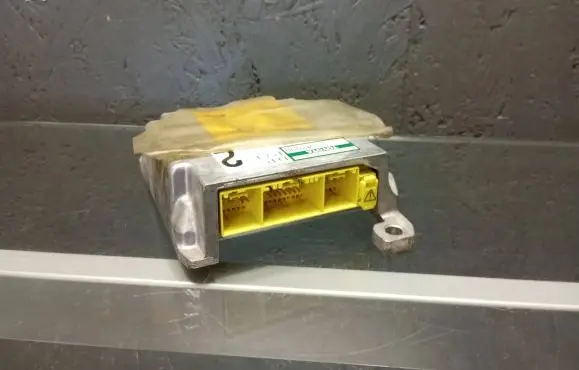 Toyota RAV 4 (XA20) Airbag control unit/module 8917042090