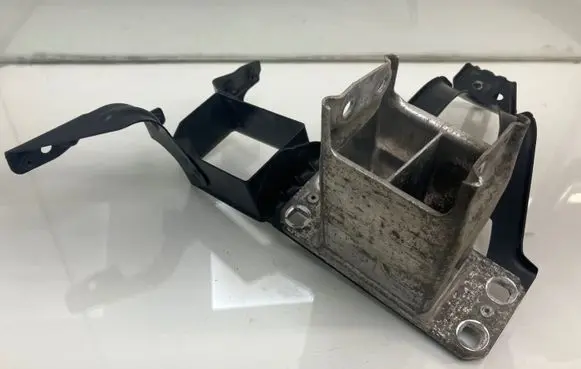 BMW 5 E60 E61 Front bumper mounting bracket 7163483 51647163483 11267310