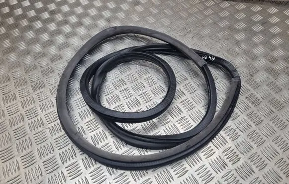 Audi A4 S4 B5 8D Front door rubber seal 