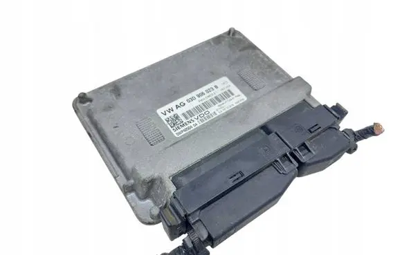 Volkswagen Polo Engine control unit/module 03D906023B 5WP4050404