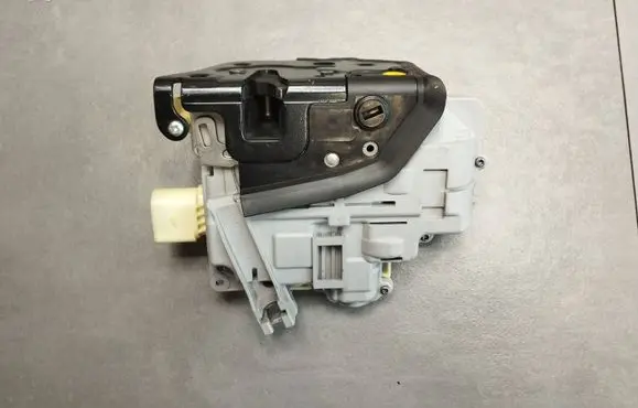 Audi Q7 4L Rear door lock 3C4839015A