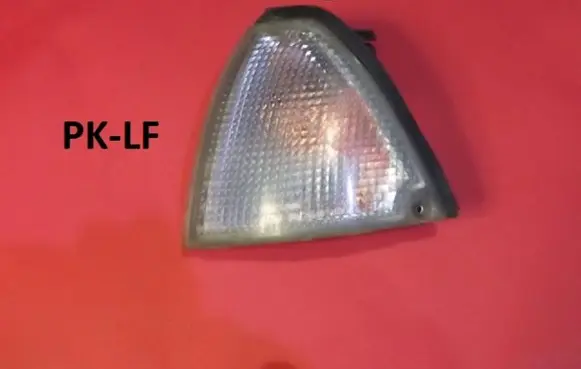 Nissan Primera Front indicator light 21024548