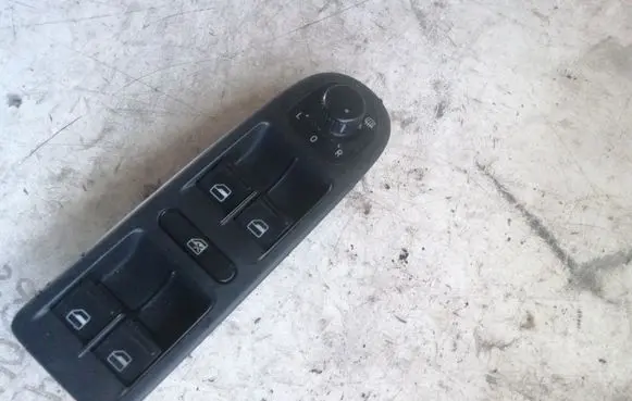 Volkswagen Golf VI Electric window control switch 5K0867255A 1K0959565J