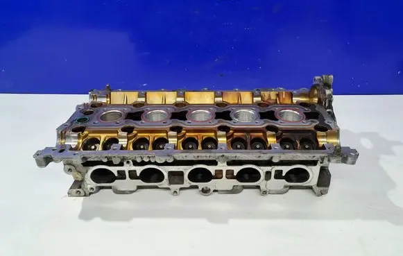 Volvo V60 Engine head 31330901 31330903