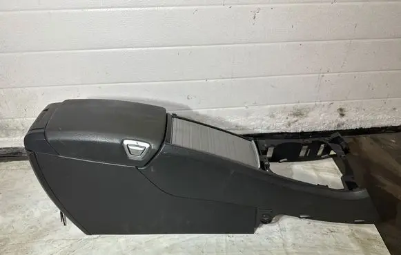 Volvo S60 Glove box central console B30672520 08396002