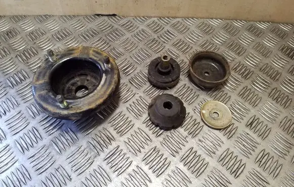 Mitsubishi Pajero Coil spring mount 