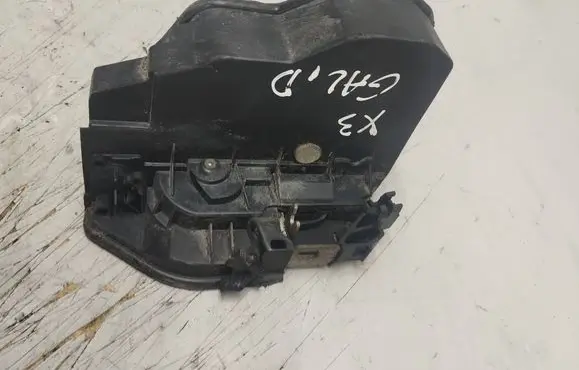 BMW X3 E83 Rear door lock 