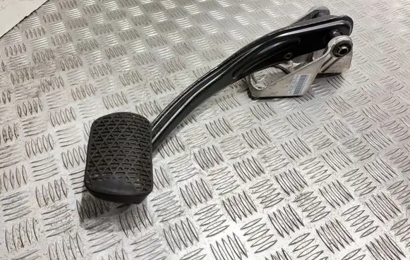 Mercedes-Benz R W251 Brake pedal A2512901201 061670084 PP251290009