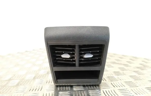 Citroen DS7 Crossback Rear air vent grill 9820977477