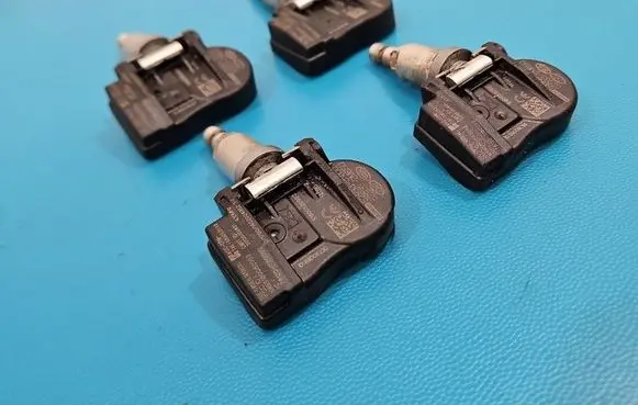 Hyundai i30 Tire pressure sensor 529333N100 IMPRK1567917