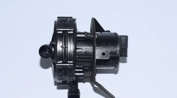 BMW X5 E53 Secondary air pump 1437910 1707589