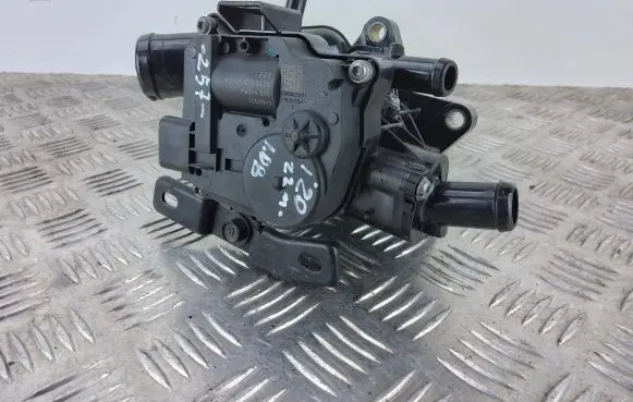 Thermostat/thermostat housing