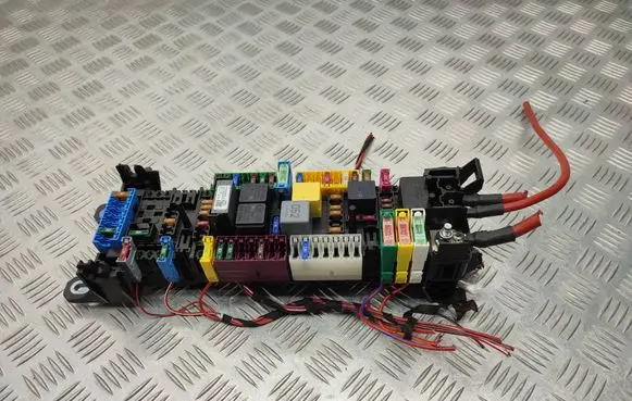Mercedes-Benz Vito Viano W447 Fuse module A4475460046