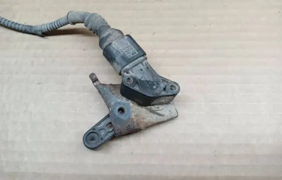 Skoda Superb B6 (3T) Rear air suspension level height sensor 4M0907503 31082015 H09304177