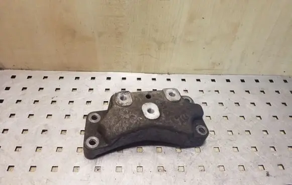 Volkswagen PASSAT CC Gearbox mounting bracket 1K0199117
