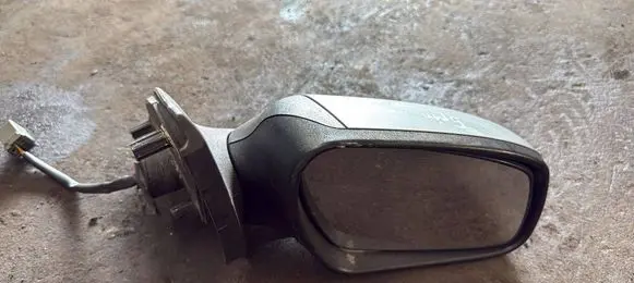 Ford Mondeo Mk III Front door electric wing mirror 