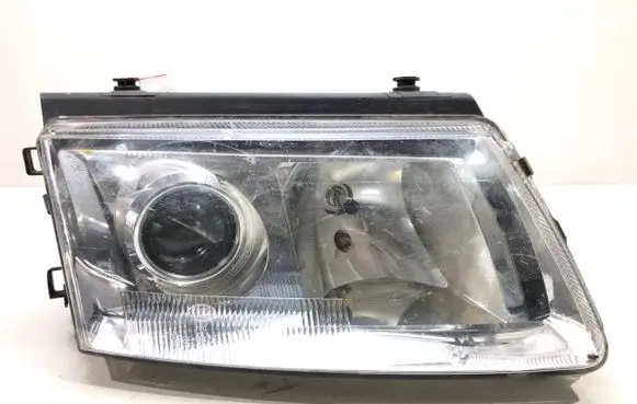 Volkswagen PASSAT B5 Headlight/headlamp