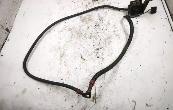 Positive cable (battery)