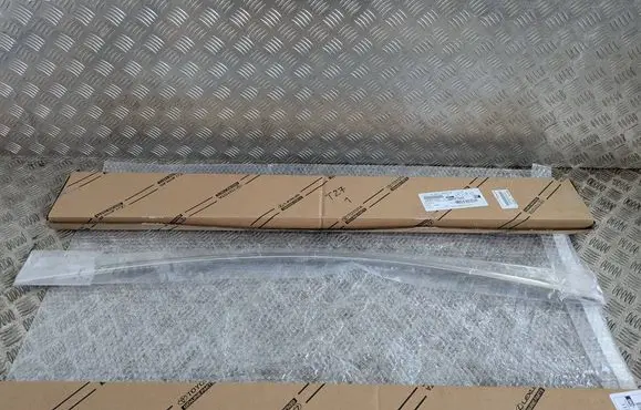 Toyota Avensis T270 Other front door trim element 75754-05010