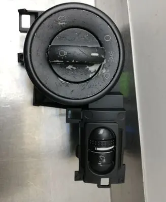 Volkswagen Touareg I Light switch 7L685890