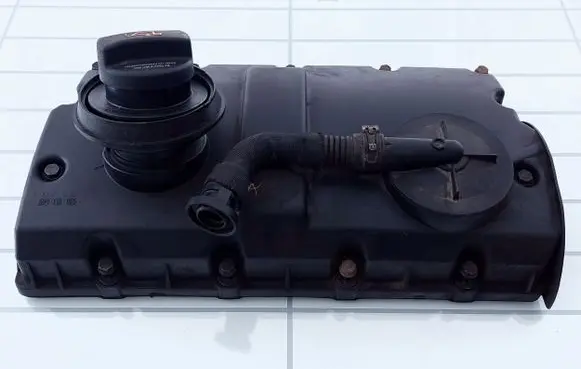 Volkswagen PASSAT B6 Rocker cam cover 0381034750 0381034750R