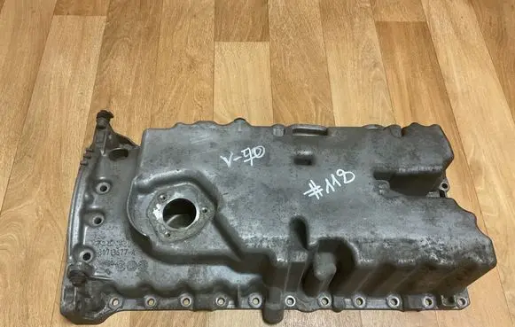 Volvo V70 Oil sump 30713677A