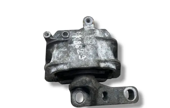 Volkswagen Touran I Engine mount bracket 1K0199262
