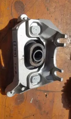 Dacia Sandero Gearbox mounting bracket 112535643R