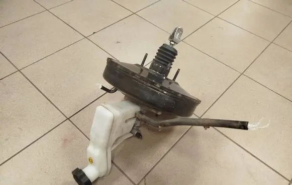 KIA Sportage Brake booster 5850027260