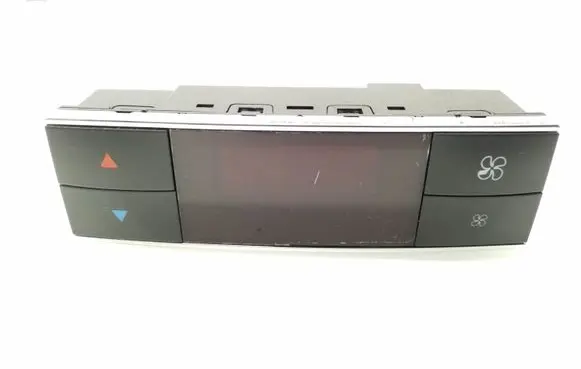 Mercedes-Benz E W212 Climate control unit A2048303390