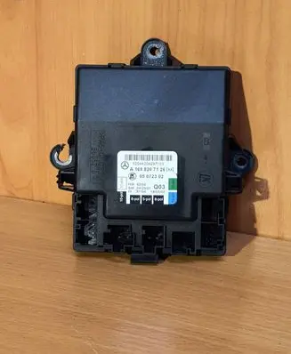 Mercedes-Benz A W169 Door control unit/module A1698207126 05072302 02044204297103
