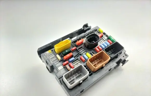 Peugeot 3008 I Fuse box set 9675877980