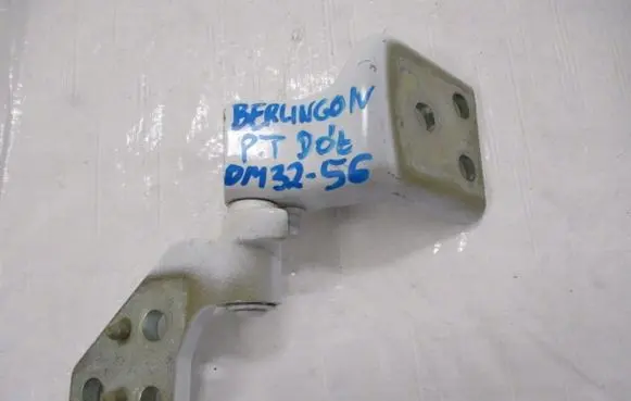 Citroen Berlingo Rear door lower hinge