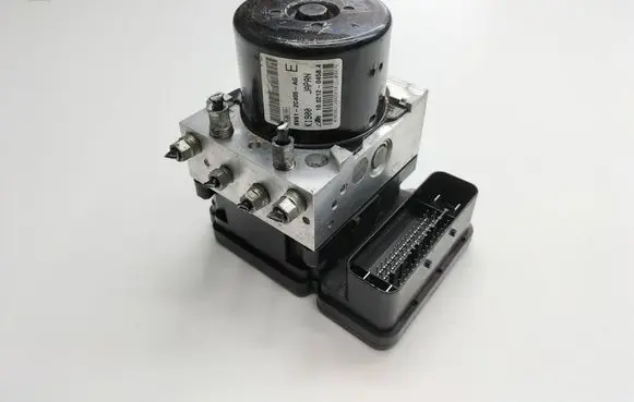 Mazda 3 II ABS Pump 8V612C405AG 10021204584