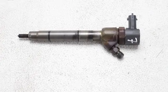 KIA Ceed Fuel injector 338002A900