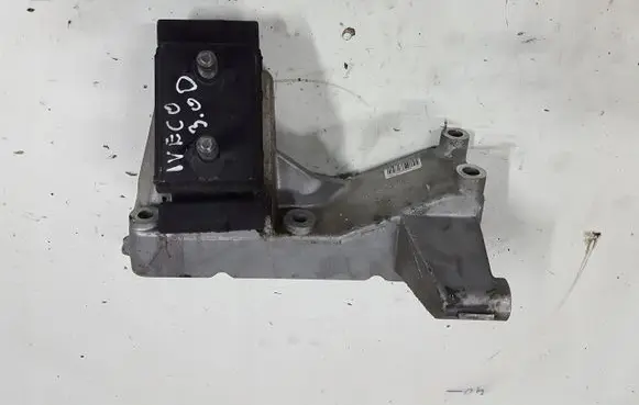 Iveco Daily 6th gen Engine mount bracket 5801829174