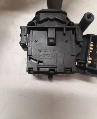 Toyota Avensis T250 Wiper control stalk 8465205170 L99 173654