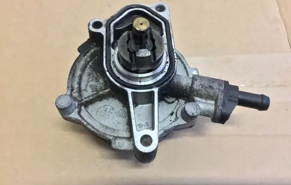 Hyundai i10 Vacuum pump 288102A101