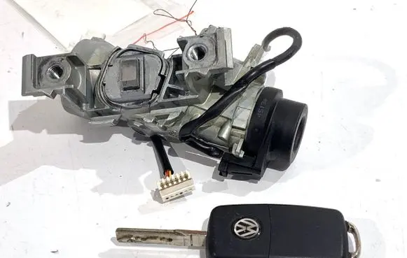 Volkswagen Tiguan Ignition lock 1K0905851B