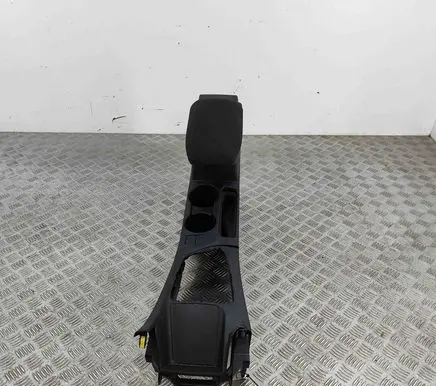 Toyota Auris E180 Center console 5891002160 5882102610