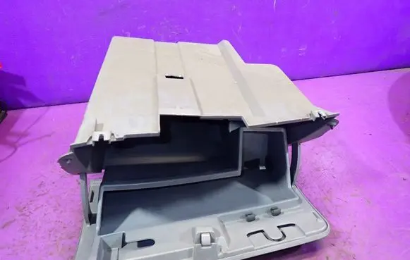 Nissan Micra Glove box 68520AX700