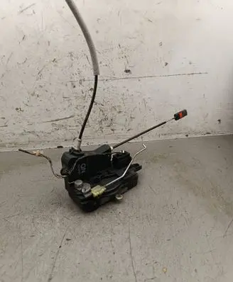 Opel Signum Front door lock 13210767