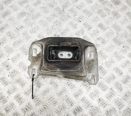 Peugeot 308 Engine mount bracket 9673768480