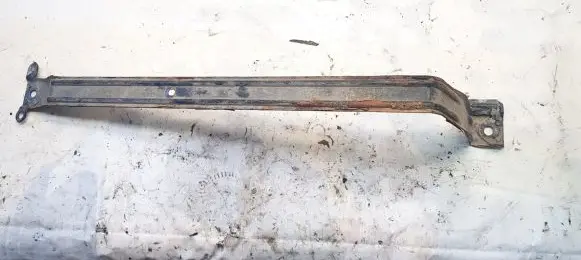 Fuel tank mounting bracket