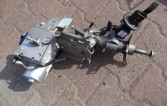 Nissan Note (E11) Steering wheel axle 488109U13A
