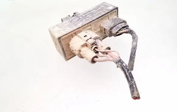 Volkswagen Golf IV Coolant fan relay 1J0919506K