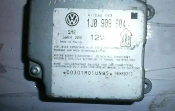 Volkswagen PASSAT B5 Airbag control unit/module 1J0909604 5WK4200VW3