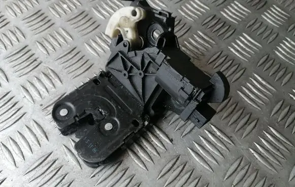 Audi A4 S4 B7 8E 8H Tailgate/trunk/boot lock/catch/latch 8P4827505B