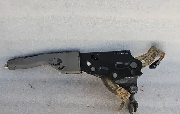 Volkswagen PASSAT B5.5 Hand brake release handle 